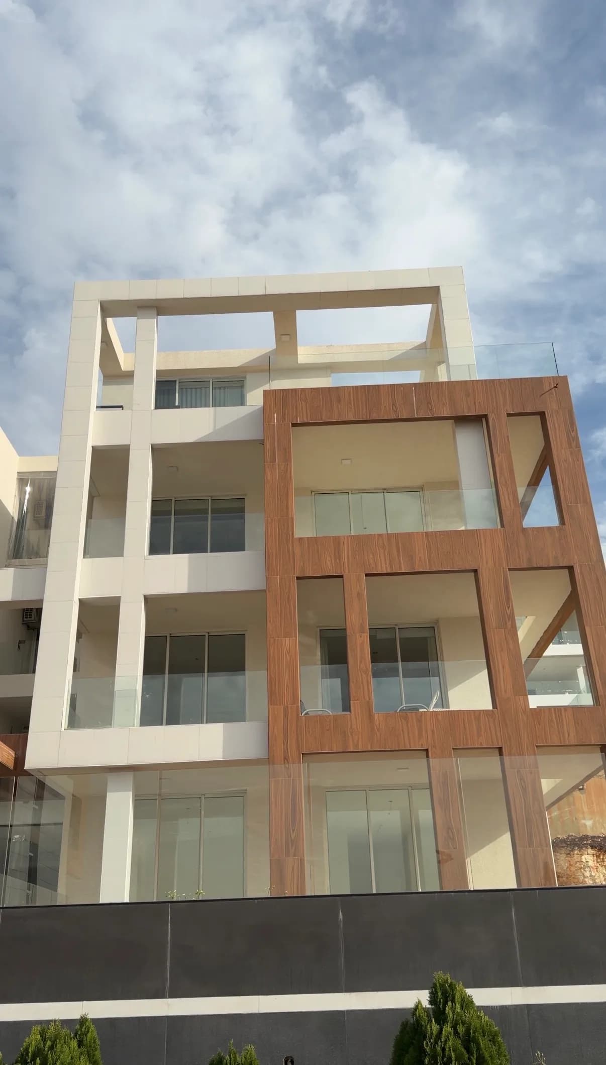 Furtnitured apartment in medyar damour