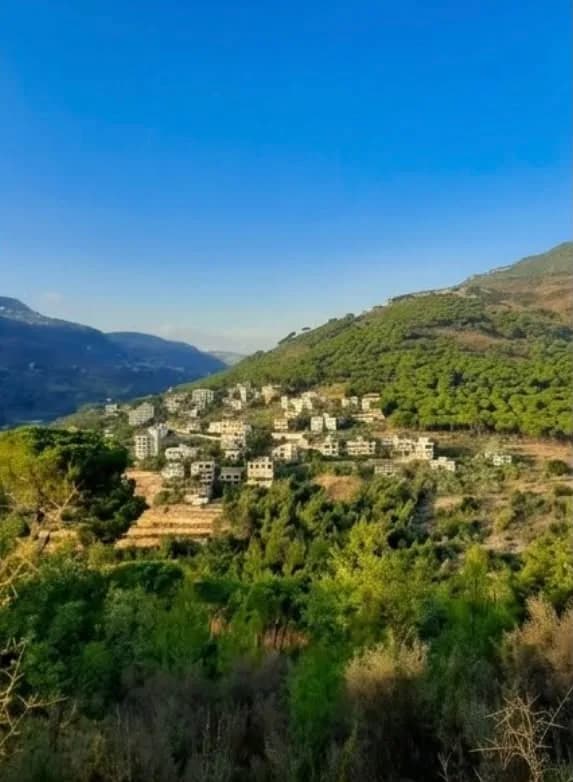 Land in Jisr El Qadi