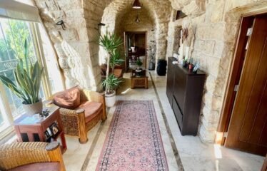 Cozy old school villa in chouit baabda